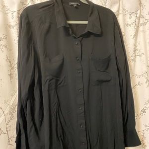 Universal Standard Wren button down in black size M (18-20)